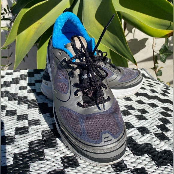 Hoka One One M Conquest - Picture 5 of 10